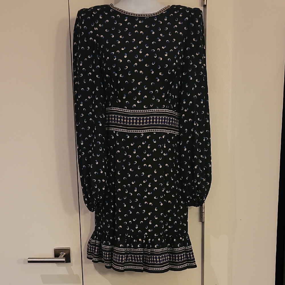 Max Studio Black and White Patterned Long Sleeve Dress